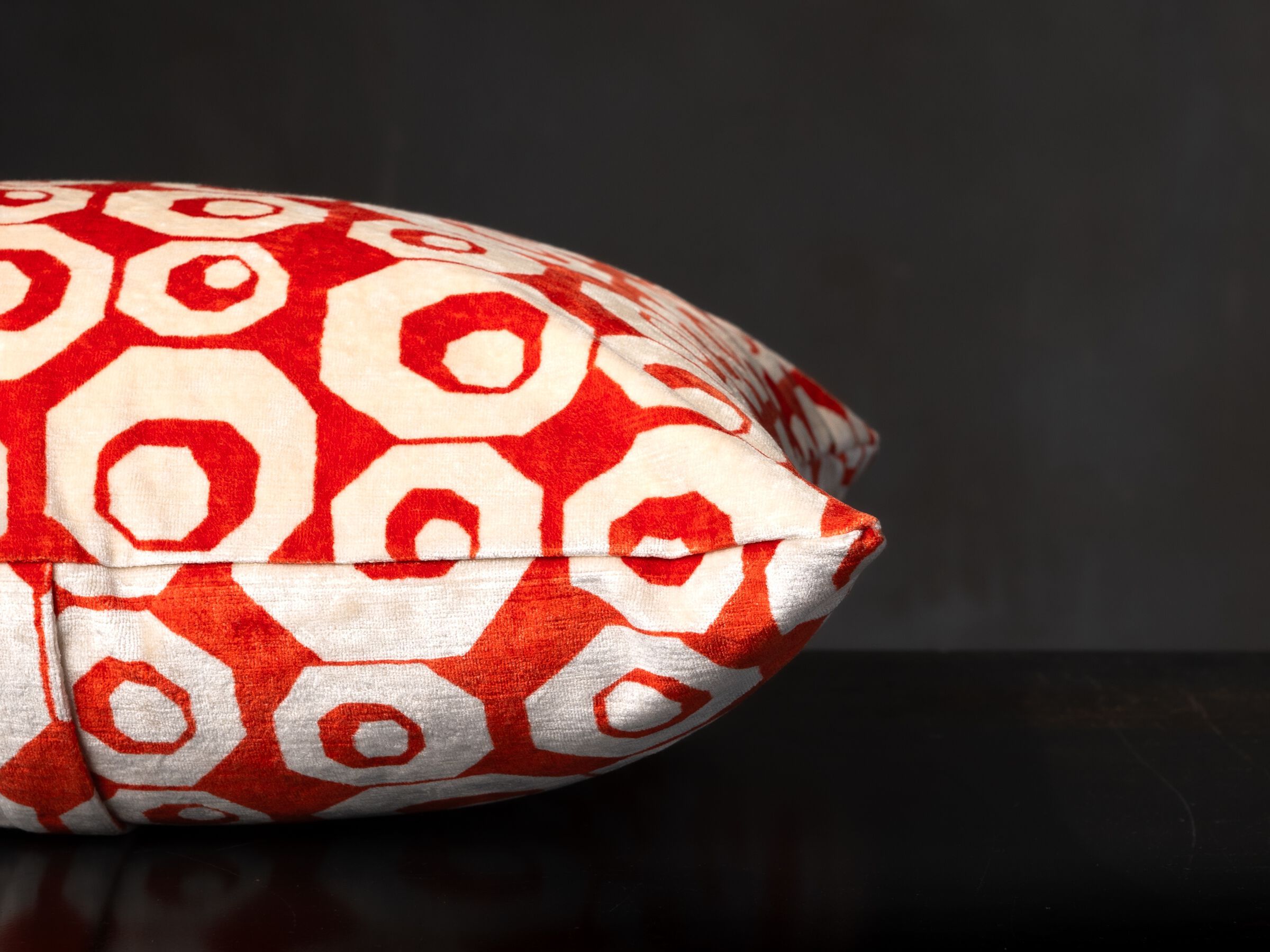 Прямоугольная подушка из вискозы The House of Lyria LOTO ARCH-00047751 - Вид №1