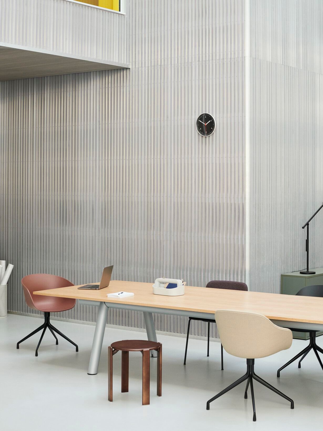 Рециркулированный Пластиковый поворотный стул с подлокотниками Hay About a Chair ARCH-00070706 - Вид №2