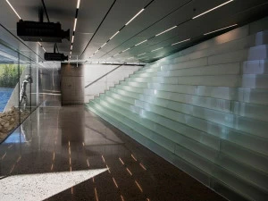 Siller Treppen Самонесущая прямая стеклянная открытая лестница