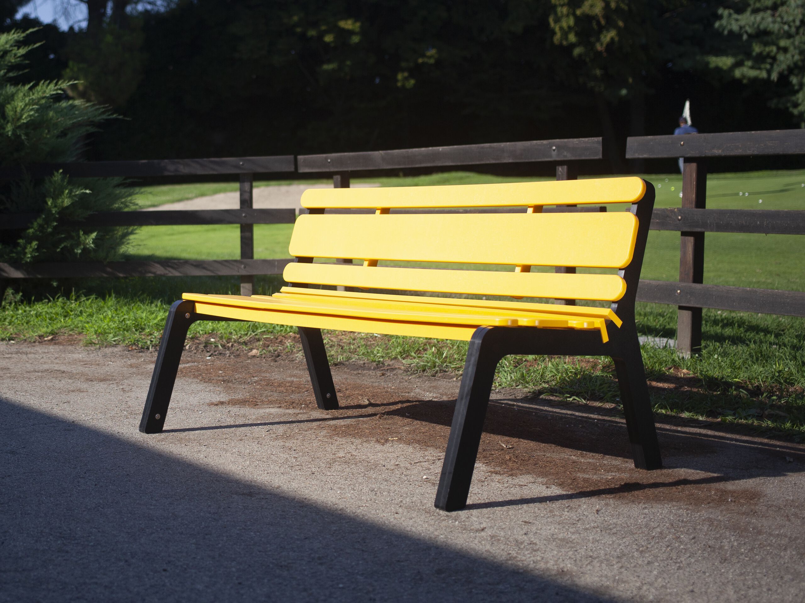 Скамейка из полиэтилена со спинкой Donye Ranardo ARCH-00028276