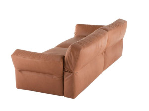 Кожаный диван