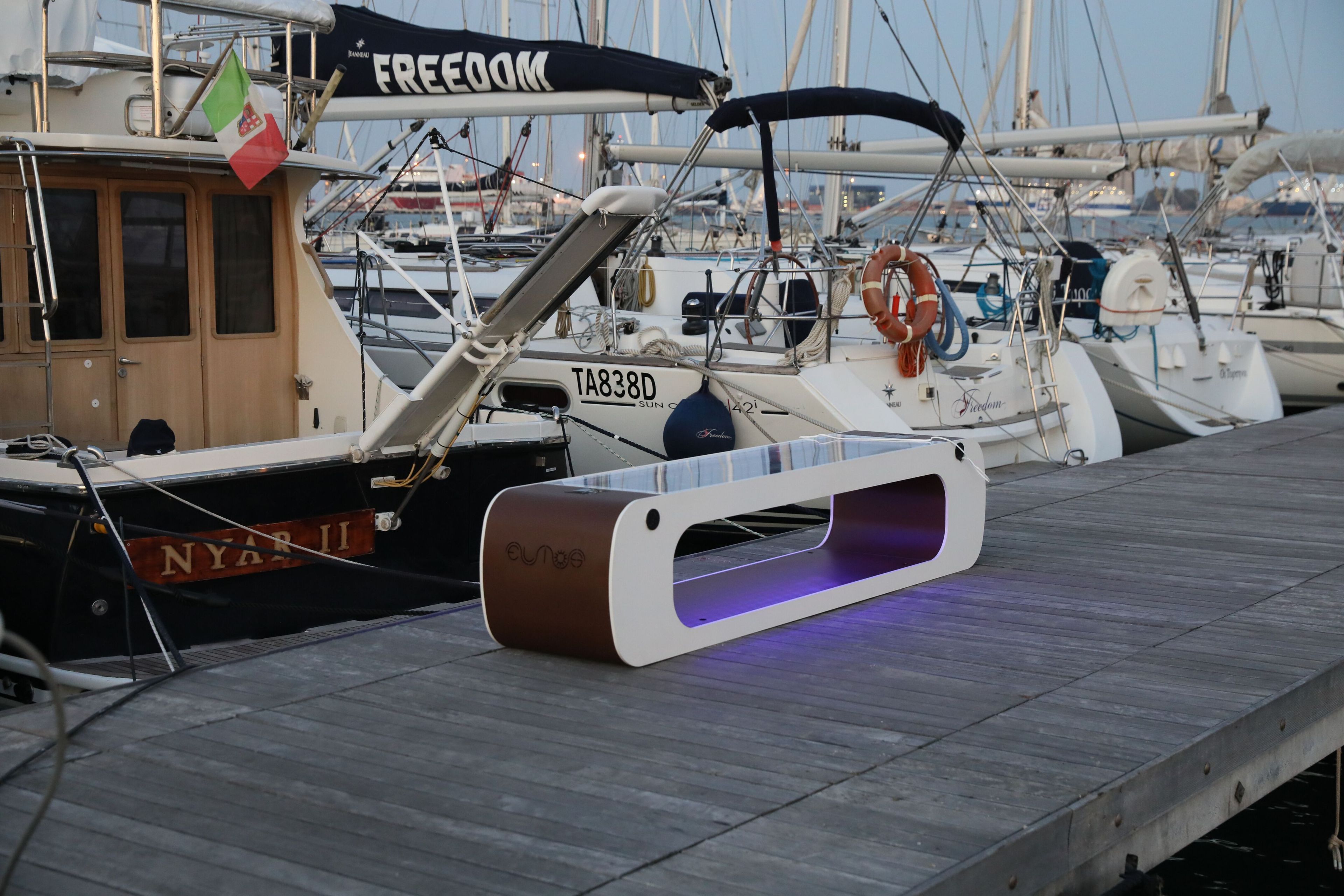 Стальная скамья без спинки с USB-разъемом со встроенным освещением CITYSì ELIOS ARCH-00072477 - Вид №12