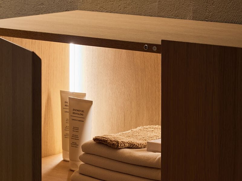 Деревянный шкаф для ванной комнаты с дверцами и встроенным освещением Inbani Edge ARCH-00142908 - Вид №8