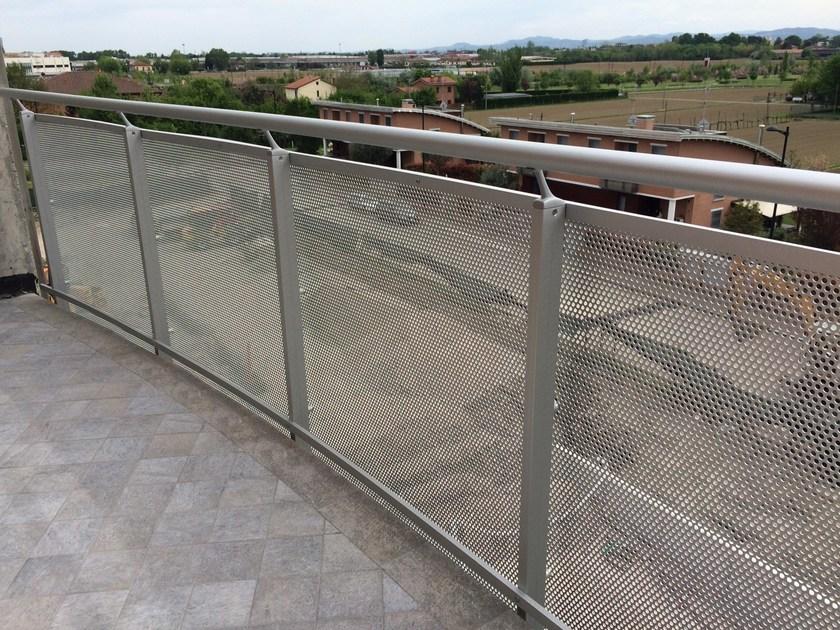 ALUSCALAE Балюстрада с одностворчатой ​​стойкой и алюминиевой панелью sun-id-1434988 - Вид №12