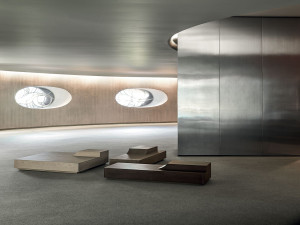 Квадратный журнальный столик из шпона