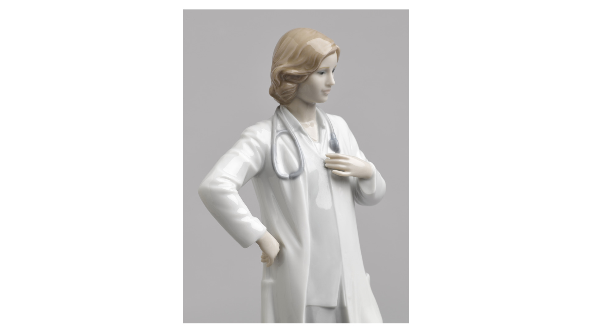 10669030 LLADRO Фигурка Lladro "Доктор (женщина)" 14х31см Фарфор Lladró  - Вид №3