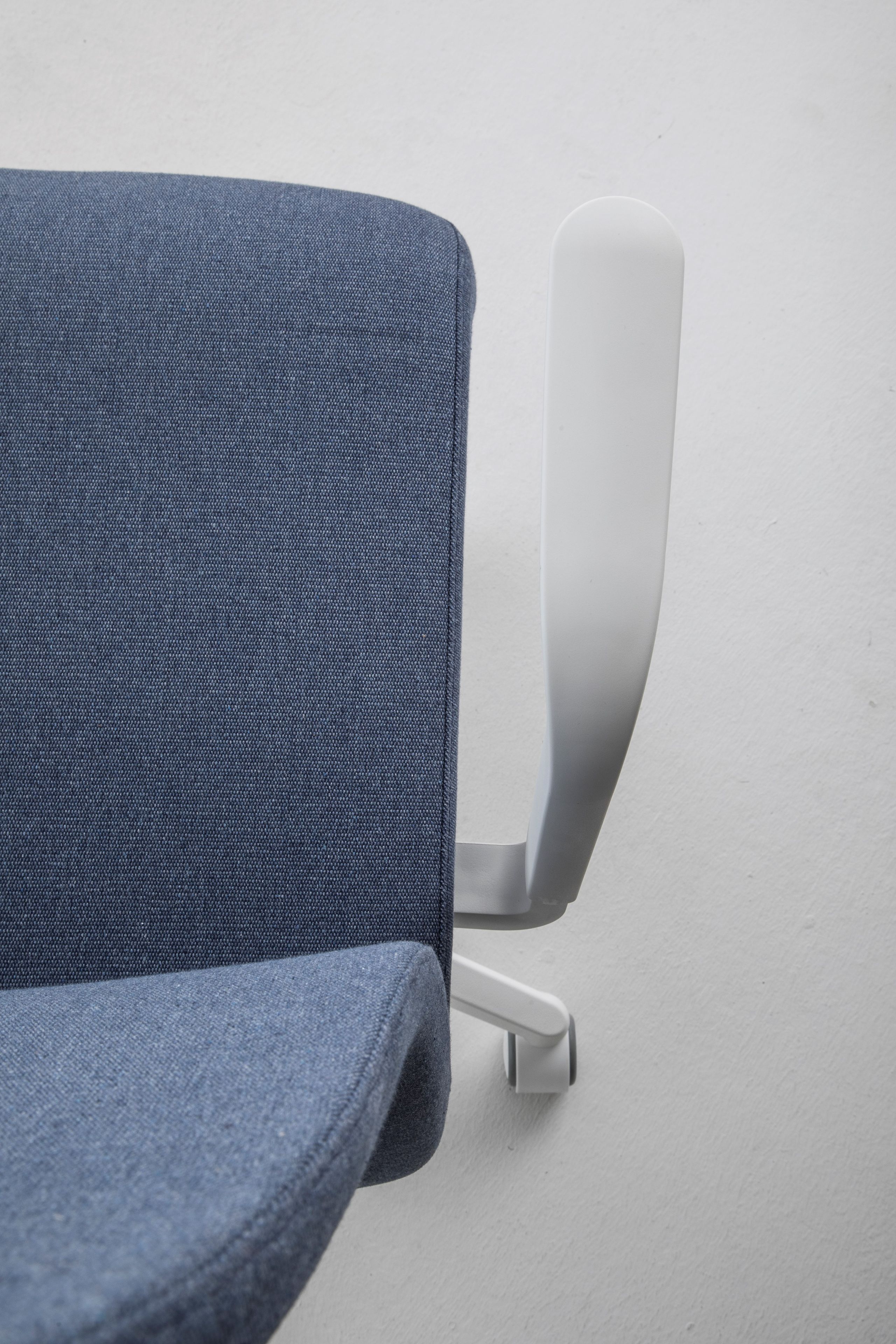 Регулируемое по высоте кожаное офисное кресло с колесами Luxy SmartOffice ARCH-00087775 - Вид №8