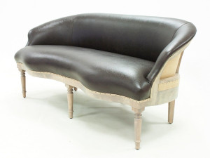 Кожаный диван