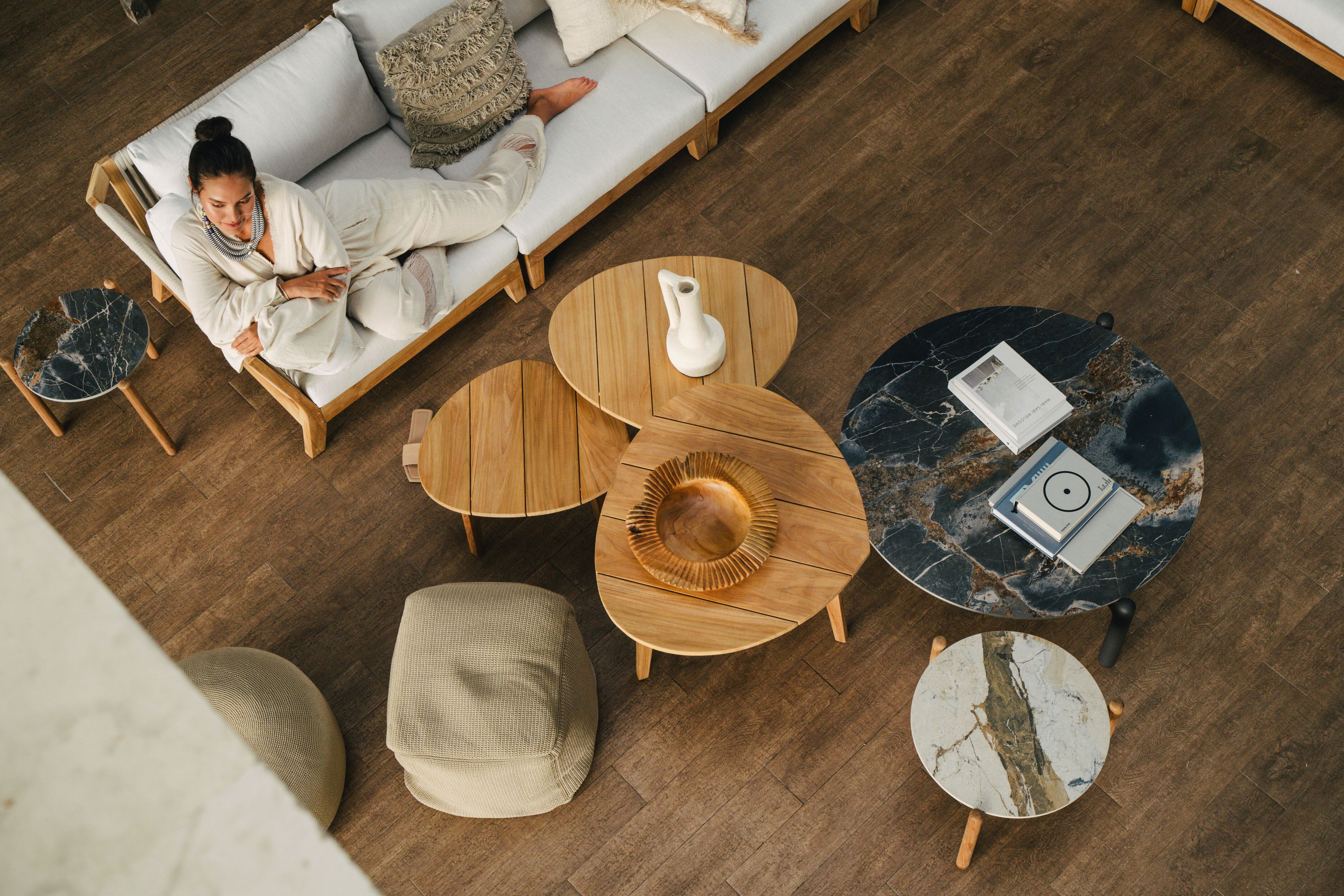 Низкий стол из тикового дерева cbdesign Tria ARCH-00136649 - Вид №6