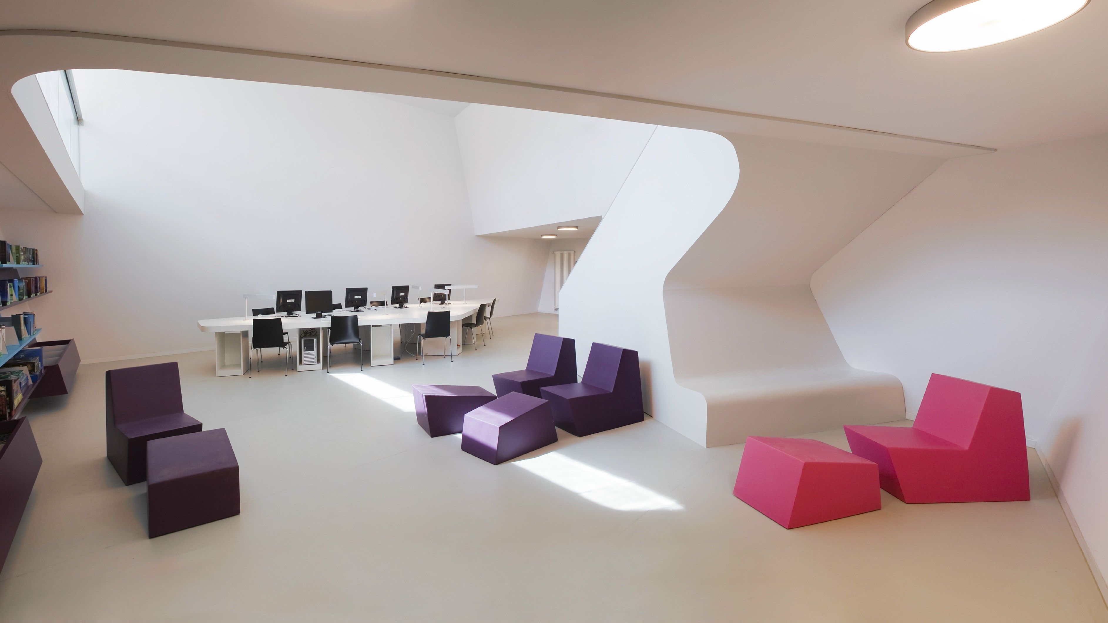 Подставка для ног из пены QM Quinze & Milan Primary ARCH-00091813 - Вид №5