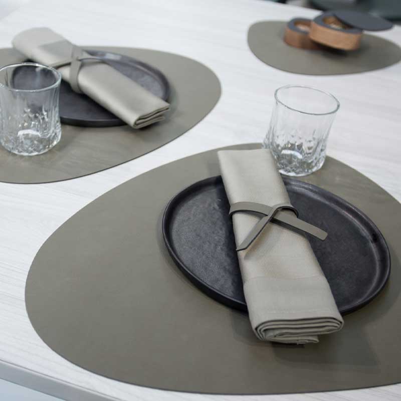 982472 NUPO army green подстановочная салфетка фигурная 37x44 см, толщина 1,6 мм;LIND DNA  - Вид №1