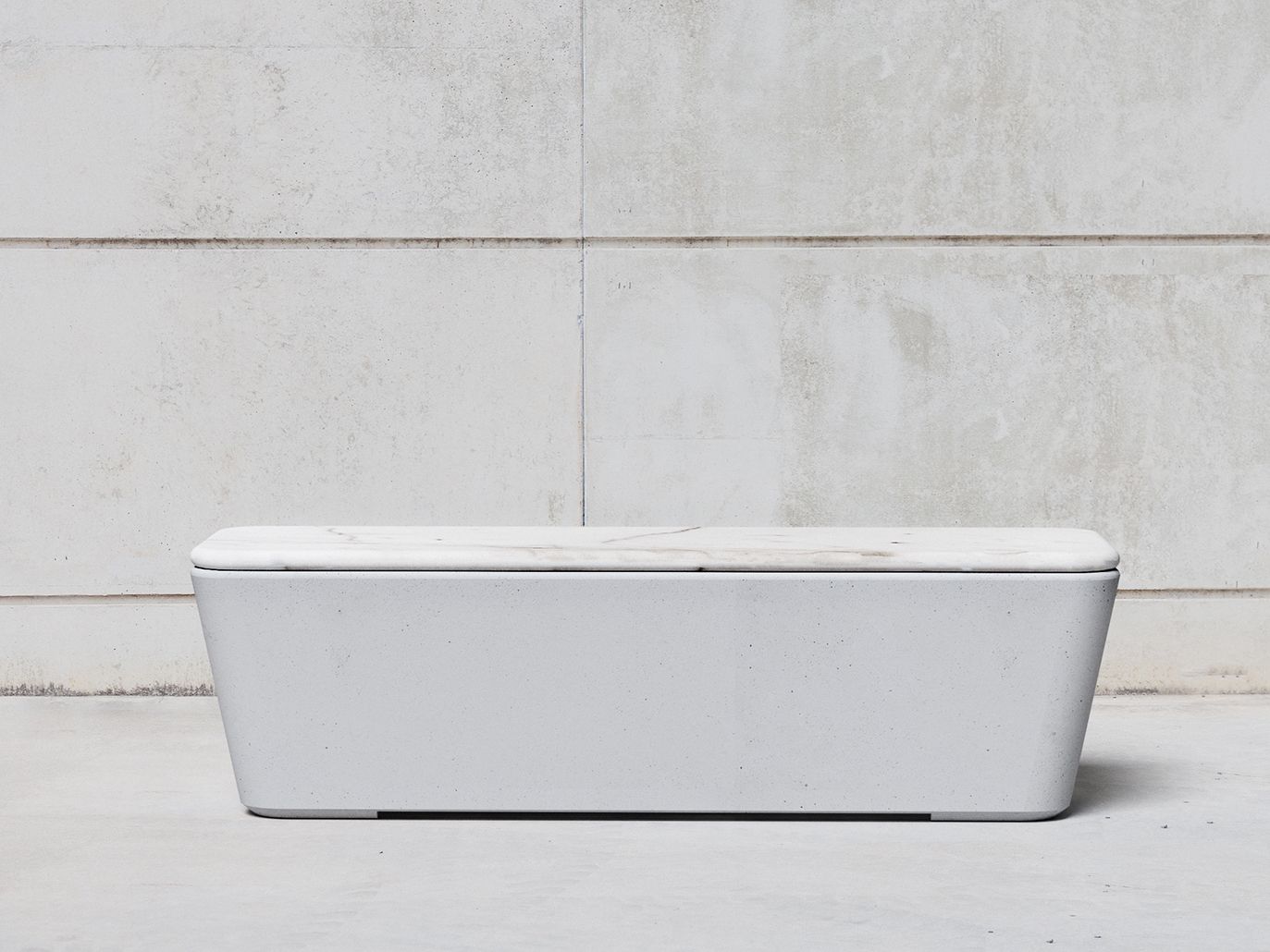 Скамейка без спинки из бетона и камня SIT Smooth ARCH-00108067 - Вид №1