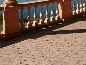 Твердый самоблокирующийся бетон