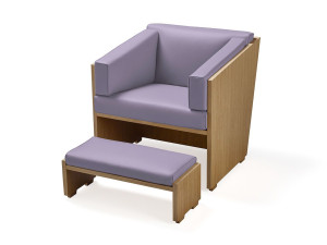 Кресло с подставкой для ног