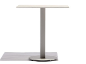 Квадратный стол