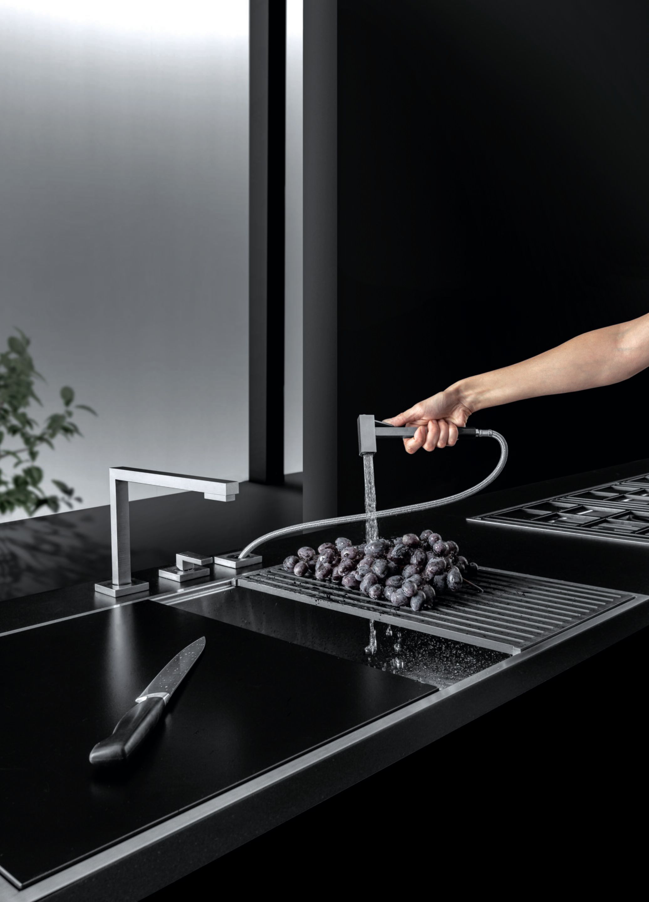 Черная опорная решетка HPL Barazza 1GLN ARCH-00026717 - Вид №1