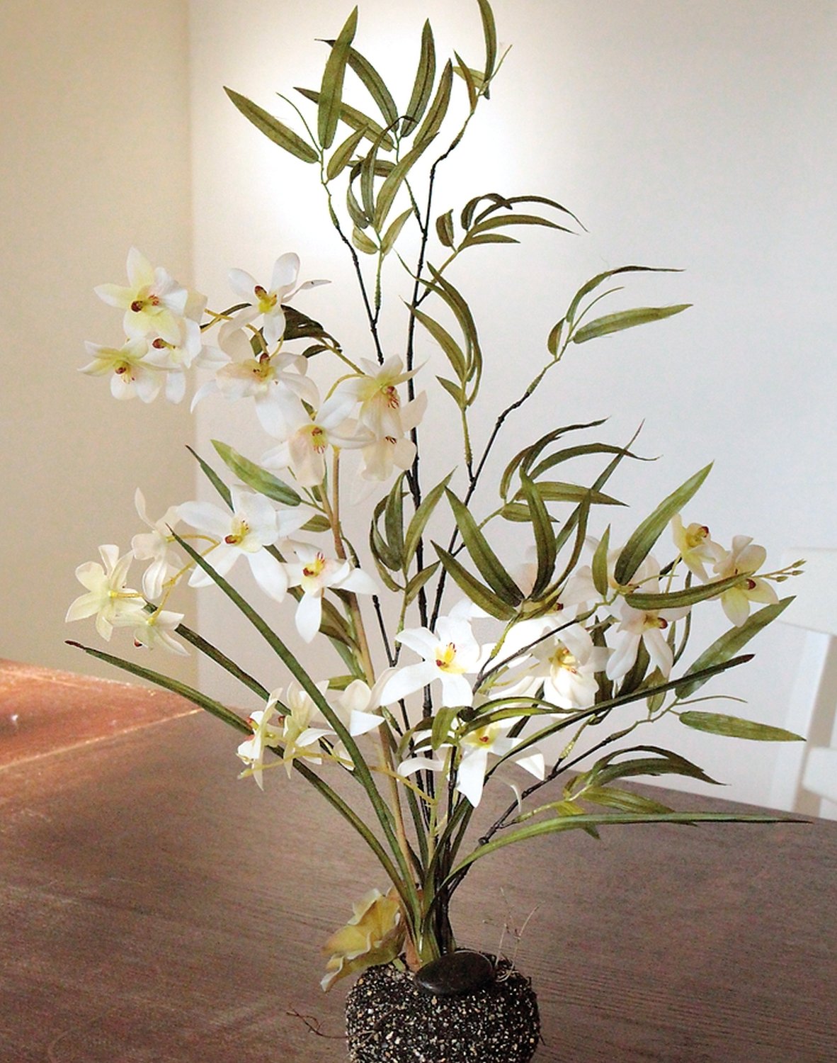 2786 708 a3 Искусственная орхидея дендробиум и бамбук в 'почве', 57 см, real touch soft, бело-зеленая H-andreas  - Вид №2