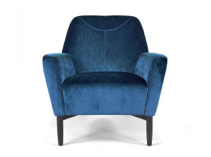 Бархатное кресло с подлокотниками