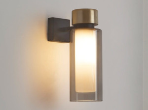 Стеклянный настенный светильник