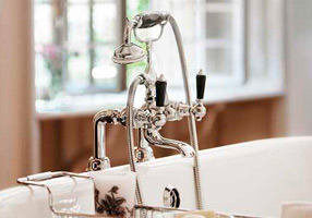 Gentry Home Смеситель для раковины мостик на 2 отверстия 200мм Berkeley Бронза GH100797  - Вид №1