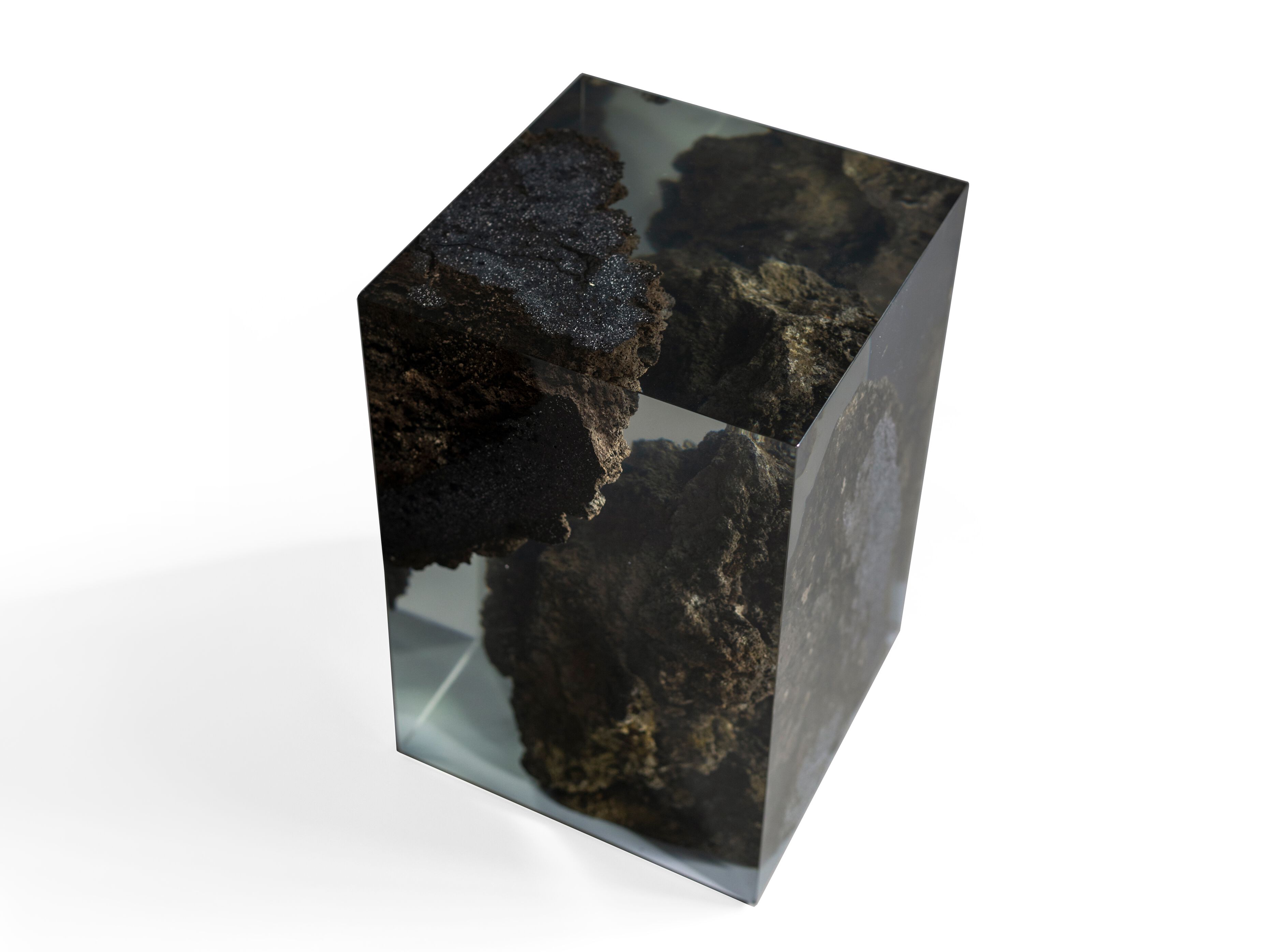 Журнальный столик / табурет из лавового камня и смолы alcarol Geomorphic 2023 ARCH-00118545