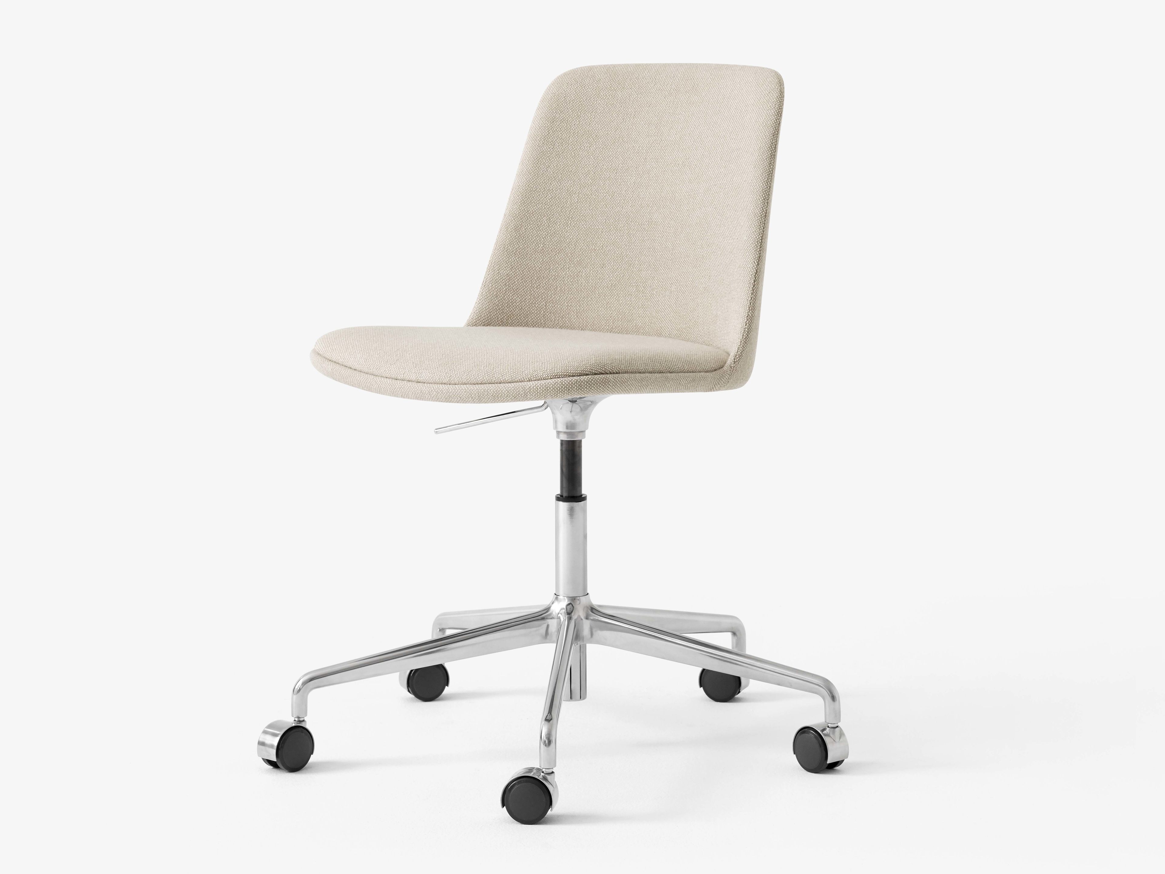 Мягкое регулируемое по высоте вращающееся офисное кресло &Tradition Rely ARCH-00030372 - Вид №2