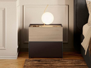 Деревянная прямоугольная тумбочка