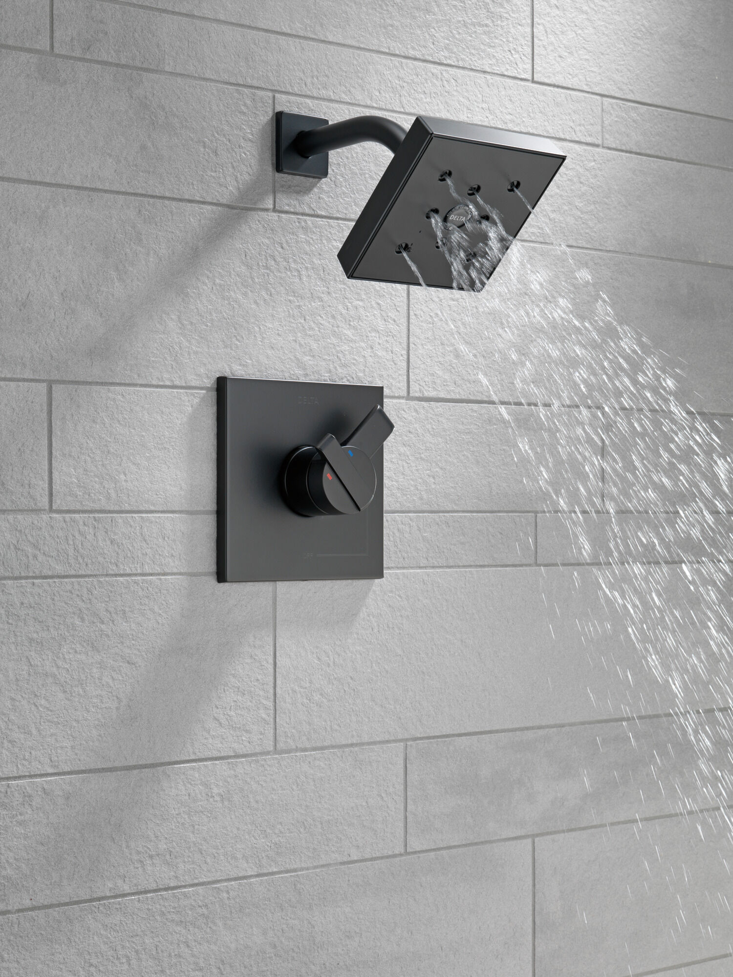 T17267-BL Накладка для душа Monitor® 17 серии H2Okinetic® Delta Faucet Ara Матовый черный - Вид №6