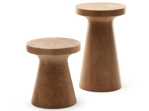 Садовый стул из красного дерева