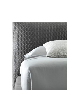 Кожаная мягкая кровать