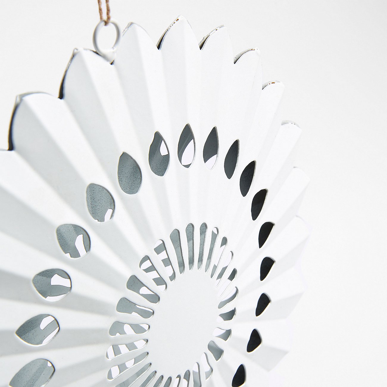 Украшение подвесное металлическое круглое белое 20 см Coast от La Forma LA FORMA COAST 344541 Белый  - Вид №1