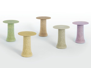 Низкий журнальный столик из переработанного стекла