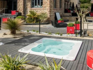 Jacuzzi® Квадратная встроенная гидромассажная ванна с гидромассажем Professional