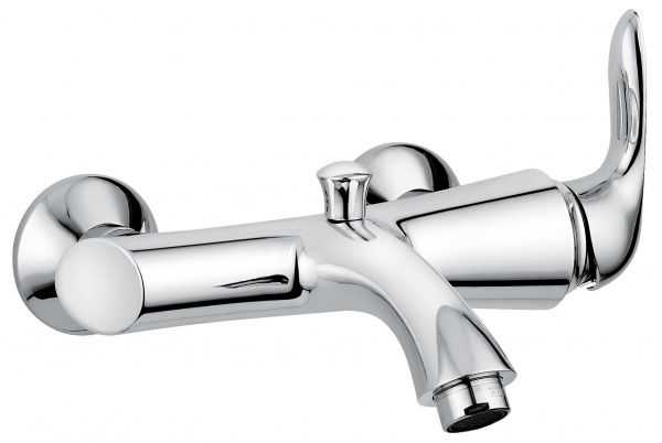 91001CR Смеситель Neco для ванной, цвет хром EMMEVI