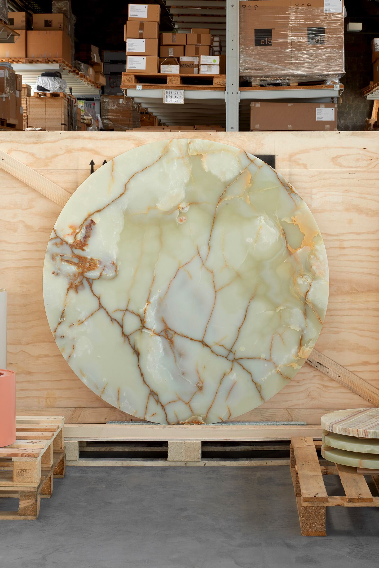 Круглый стол из оникса и стали e15 HIROKI ONYX ARCH-00068866 - Вид №5