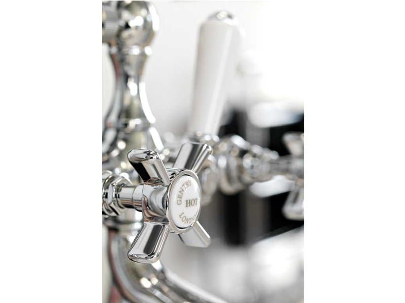 Настенный смеситель для ванны с ручным душем Gentry Home Ascot ARCH-00030785 - Вид №1