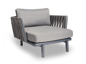 Мягкое садовое кресло с подлокотниками