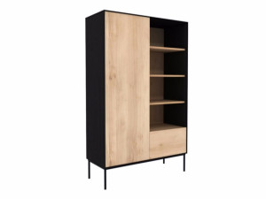 Дубовый шкаф