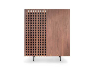 Деревянный сервант