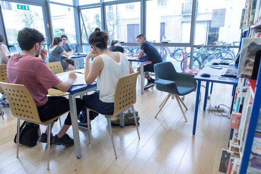 Real Piel Мягкое кресло с подлокотниками и полкой для журналов sun-id-1365062 - Вид №10