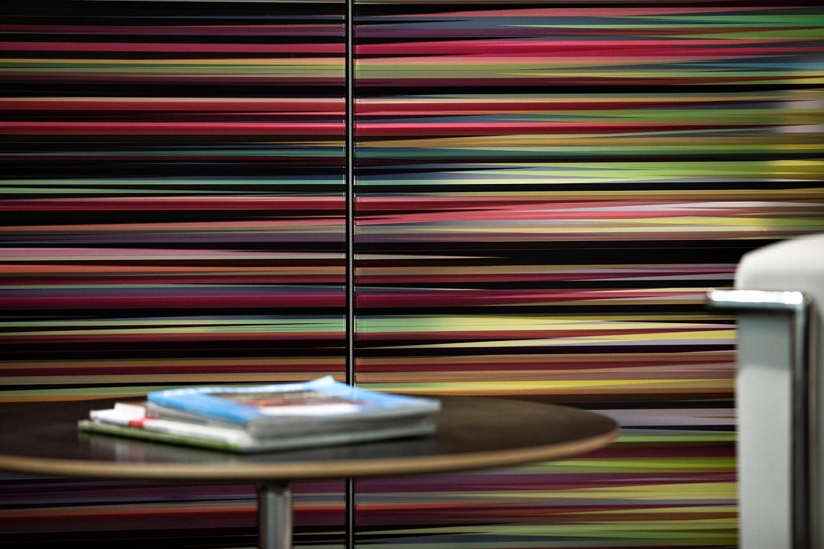 FSRT651 Деталь выравнивающей системы облицовки стен с панелями из нержавеющей стали с отделкой из морского камня, открытым внешним углом из нержавеющей стали и ребрами по периметру из нержавеющей стали Forms-surfaces  - Вид №13