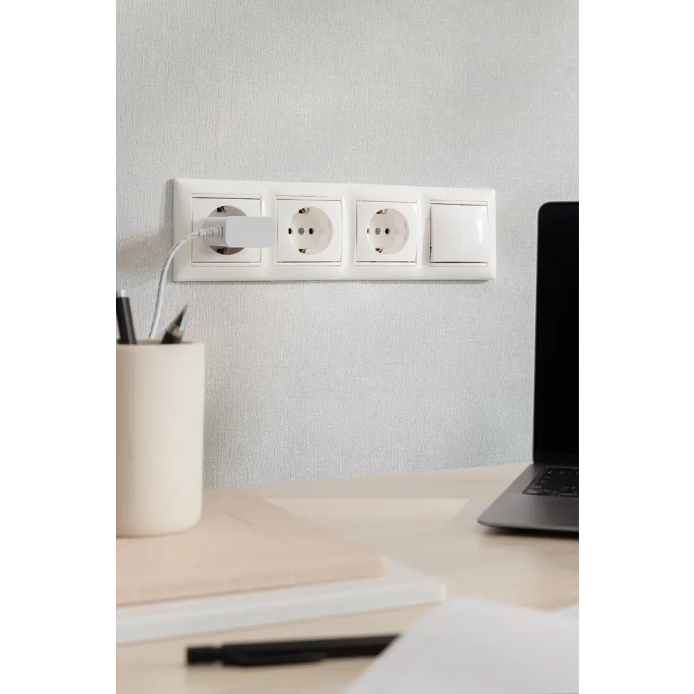 Наб. 6 роз. 2К+З белый VAL legrand Valena STLM-2027223 - Вид №9