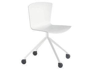 Офисное кресло из полипропилена с колесами