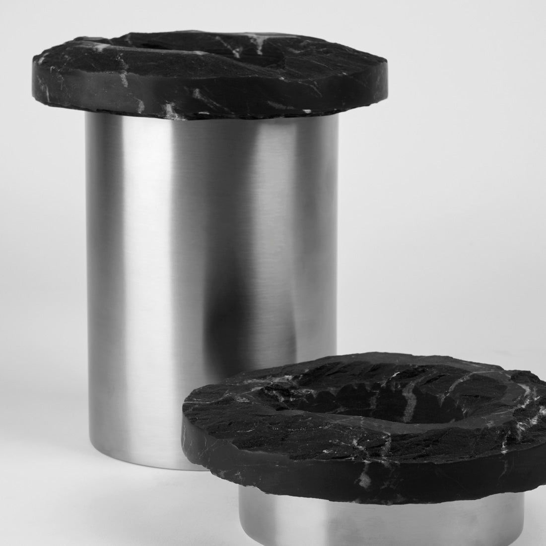 Металлическая ваза Kristina Dam Studio ROCK VASE ARCH-00050231 - Вид №2