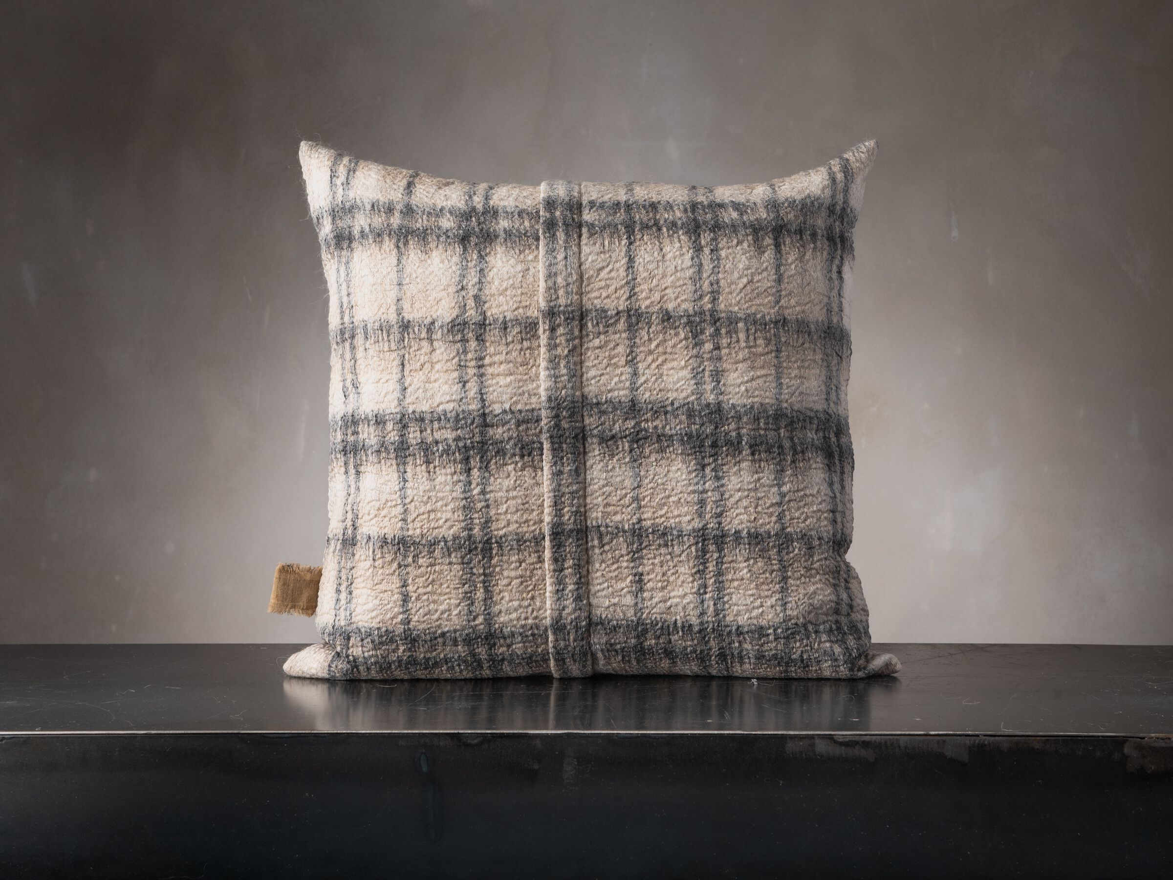 Квадратная подушка из альпаки The House of Lyria MERCURIALE ARCH-00033410 - Вид №1