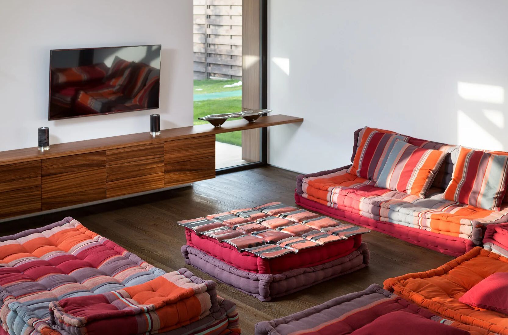 Квадратный журнальный столик из стекла и ткани PlusObject CUSHION ARCH-00095151 - Вид №2