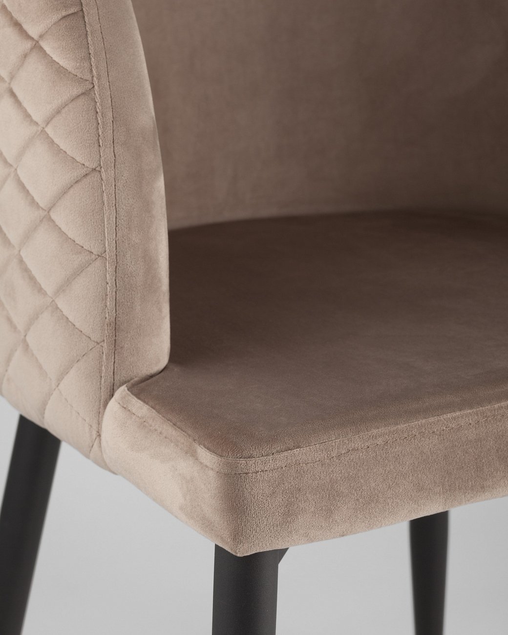 Стул с подлокотниками мягкий шампань с черными металлическими ножками "Молли" STOOL GROUP ДИЗАЙНЕРСКИЕ 00-3881929 Бежевый  - Вид №7