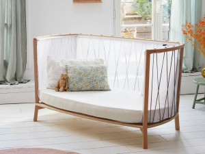 Деревянный шезлонг