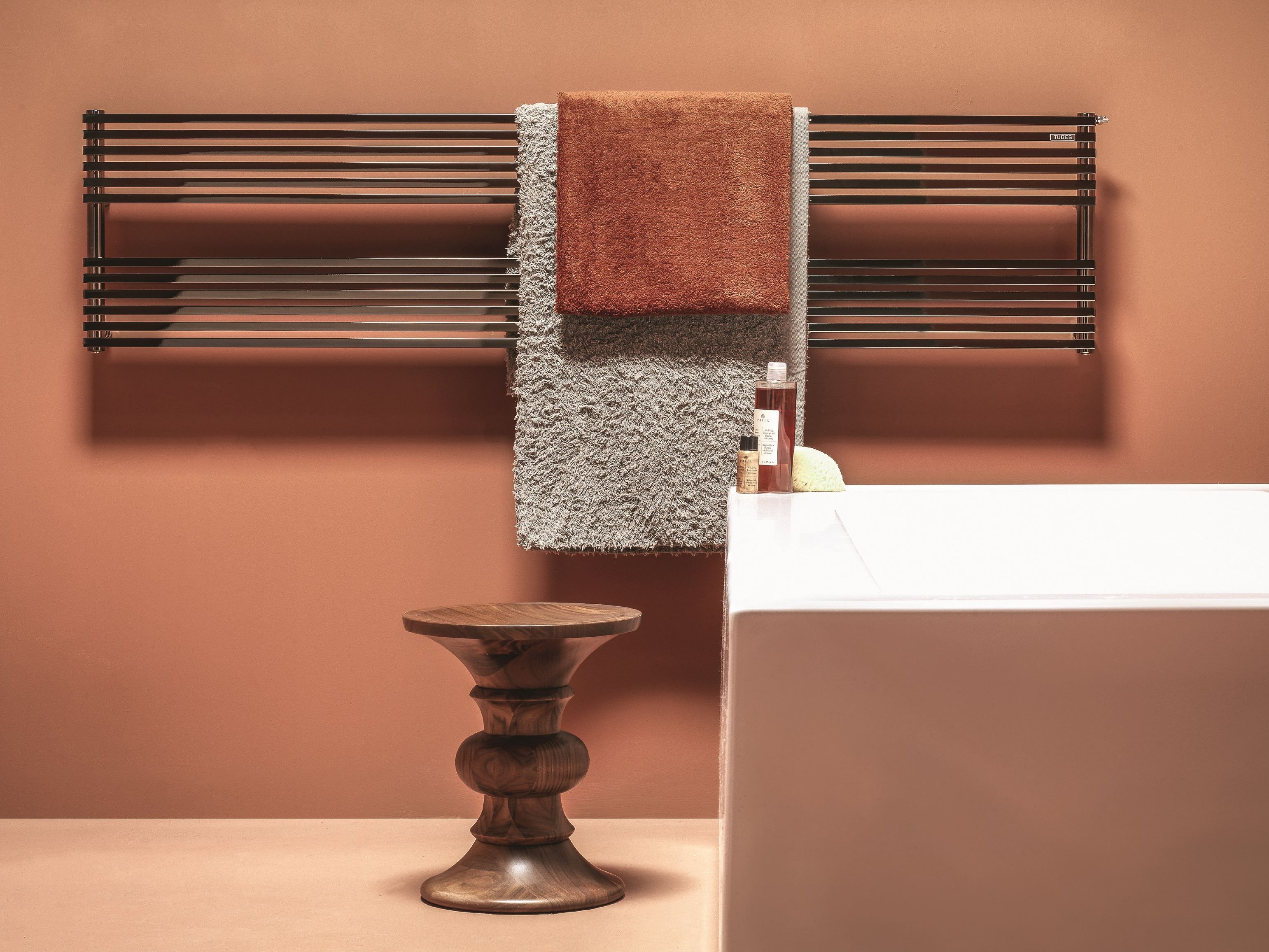 Настенный полотенцесушитель с горячей водой Tubes основы ARCH-00120338