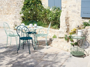 Стальной штабелируемый садовый стул